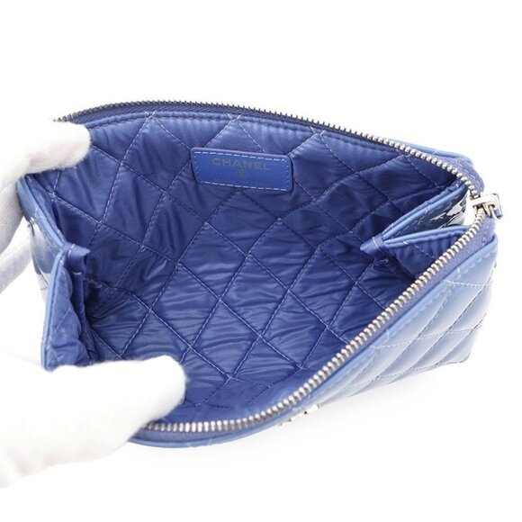 CHANEL Matelasse Pouch Patent Leather Light Blue - Picture 10 of 10